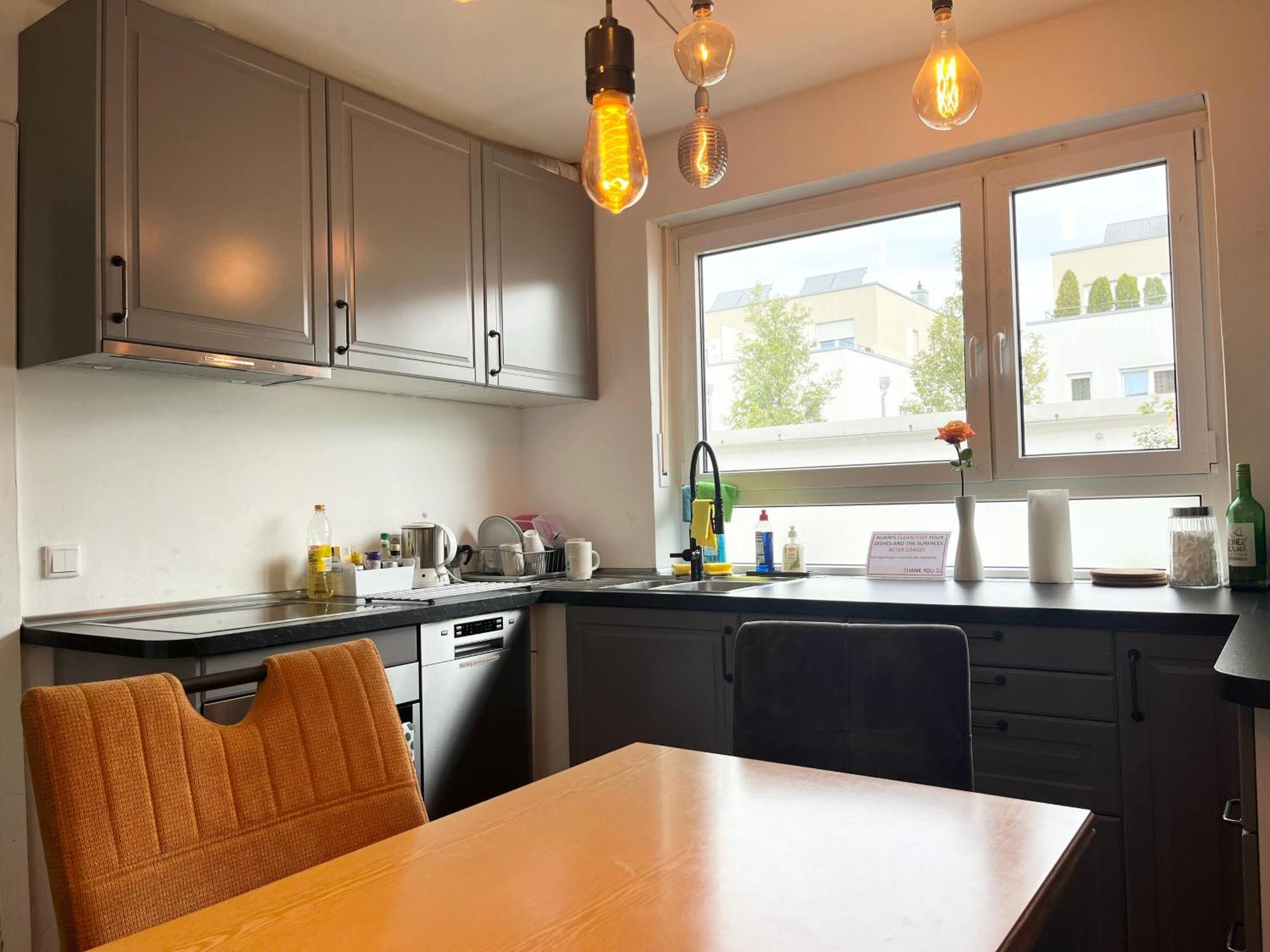 Gemuetliche Privatzimmer Mit Geteiltem Bad, Kueche Und Garten Мюнхен Экстерьер фото